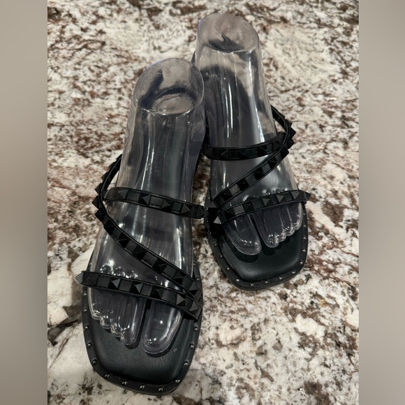 Black Studded Sandals 🖤 - Picture 4 of 6